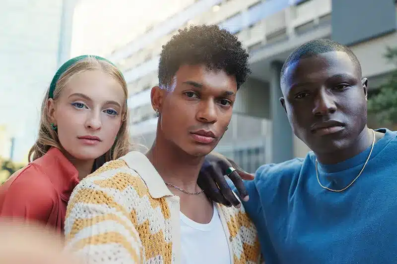 3 Young Adults 246058068 L 800 3 Young Adults 246058068 L 800